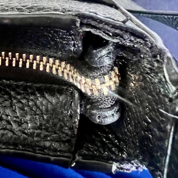 Kate Spade Crossbody Black Bag (gently loved ❤️‍🩹) - Picture 9 of 16